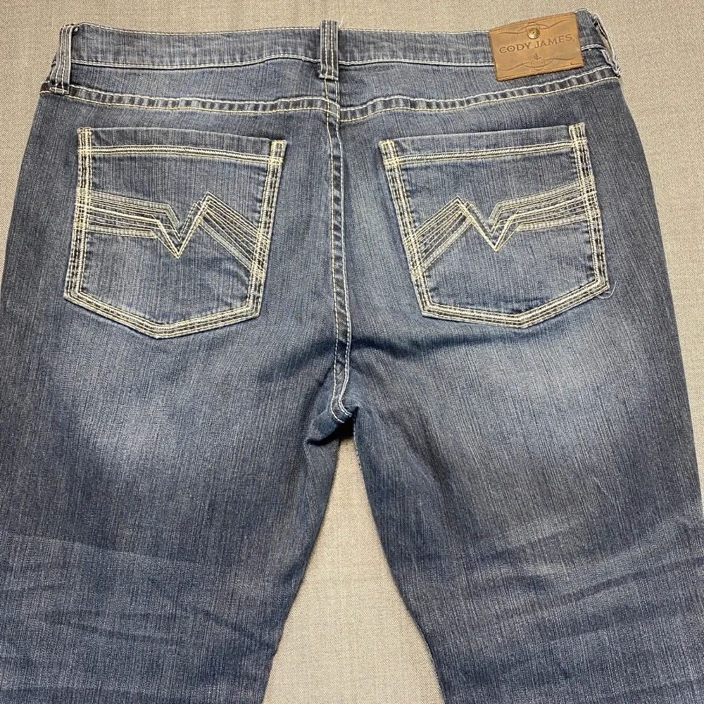 Cody James Mens Straight Leg Denim Jeans Blue Medium Wash 38x30 Western Stretch